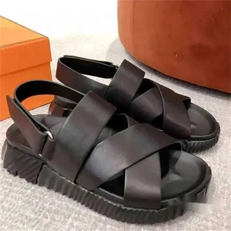 Sandália de verão masculina preto branco couro genuíno sandálias de design de luxo cinta sandálias de couro