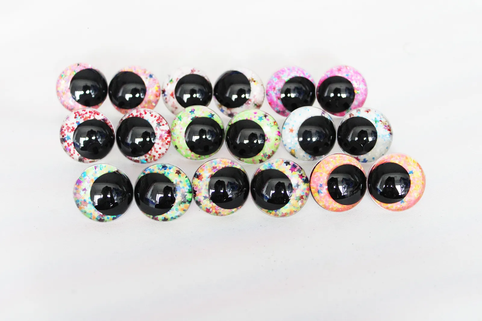 Accessoires de poupée 20pcslot 14mm 16mm 18mm 23mm 28mm yeux de jouet à paillettes ronds comiques avec rondelle à main pour résultats de poupée S9 230830