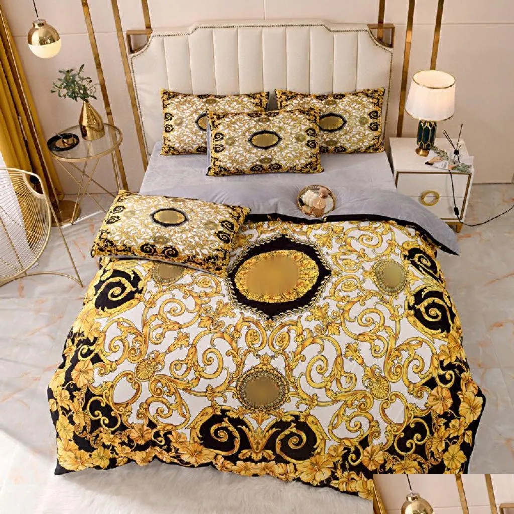 Set di biancheria da letto Fashion Gold Winter Designer Set Veet Duvet Er Lenzuolo con 2 pezzi Federe Trapunte Queen Size stampate di lusso Drop Dh9Gk