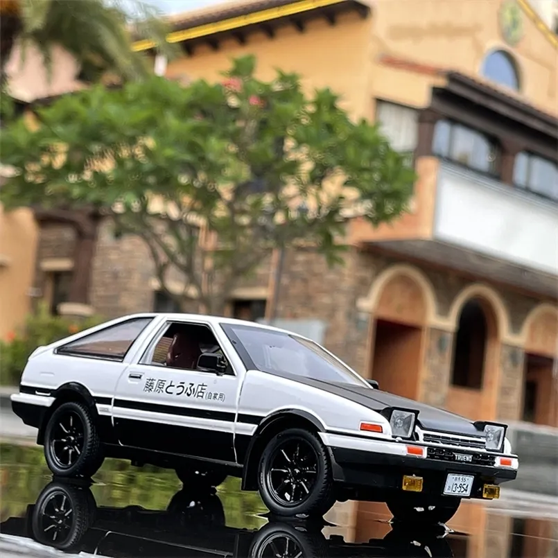 Modèle de voiture moulé sous pression 1 20 voiture de film INITIAL D AE86 modèle de voiture en alliage moulé sous pression véhicules jouets modèle de voiture en métal Simulation son lumière enfants jouet cadeau 230829