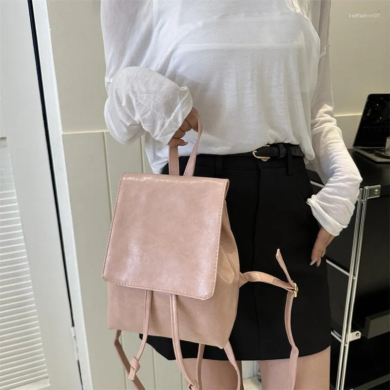 Sacs d'école Mode Femmes Sac à dos de haute qualité en cuir Pu pour adolescents Filles Designer Rétro Grande capacité Sac à dos 2023