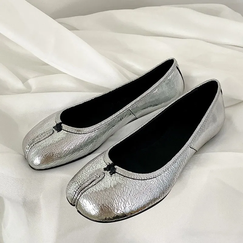 GAI Dress Japanese Korean Split Toe Spring and Autumn Shallow Mouth Genuine Leather Flat Sole Ballet Lefu Shoes 230830