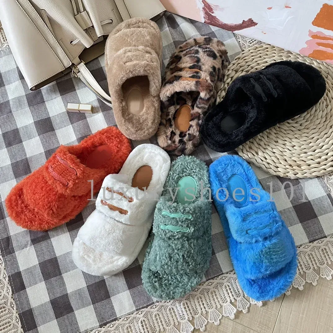 Pantofole in pelliccia di design Sandali pelosi alla moda Scivoli pelosi da donna Appartamenti in lana di pecora Pantofole morbide e calde Fuzzy Moda invernale Casa Muli da esterno