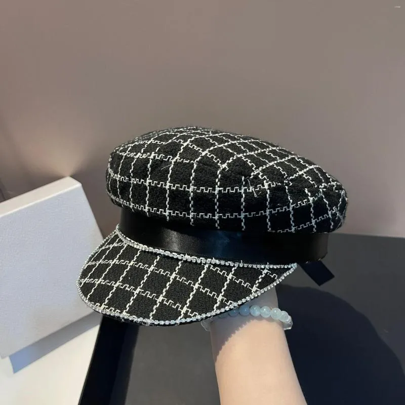 Visiere Moda Piccolo Vento Profumato Strass Controllare Cappello Blu Scuro Versione Coreana Del Berretto Con Fiocco Di Lusso Leggero All'aperto Donna Casual