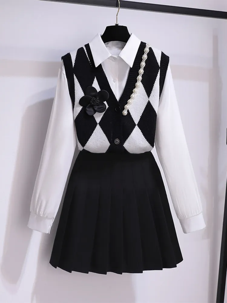 2ピースドレスセット2023ファッション韓国のカジュアルホワイトブラウズフラグランスニットベストスカートの女性用衣装Y2K衣類230830
