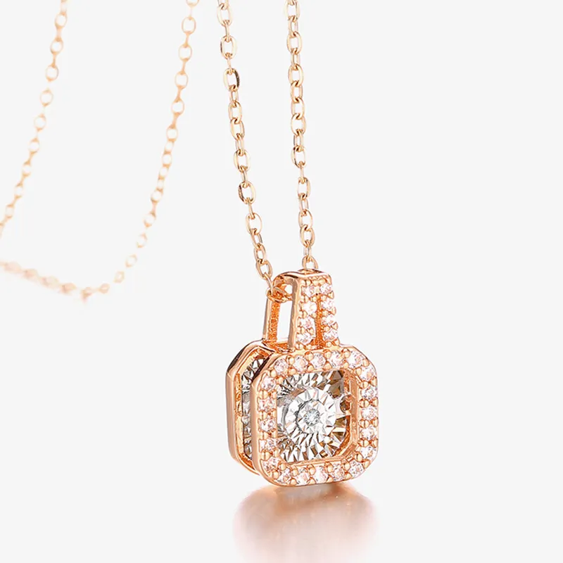 Colar ágil de diamante real de aço titânio personalizado e moderno para pingente feminino de 18K, corrente de clavícula versátil, design de nicho e acessórios de moda