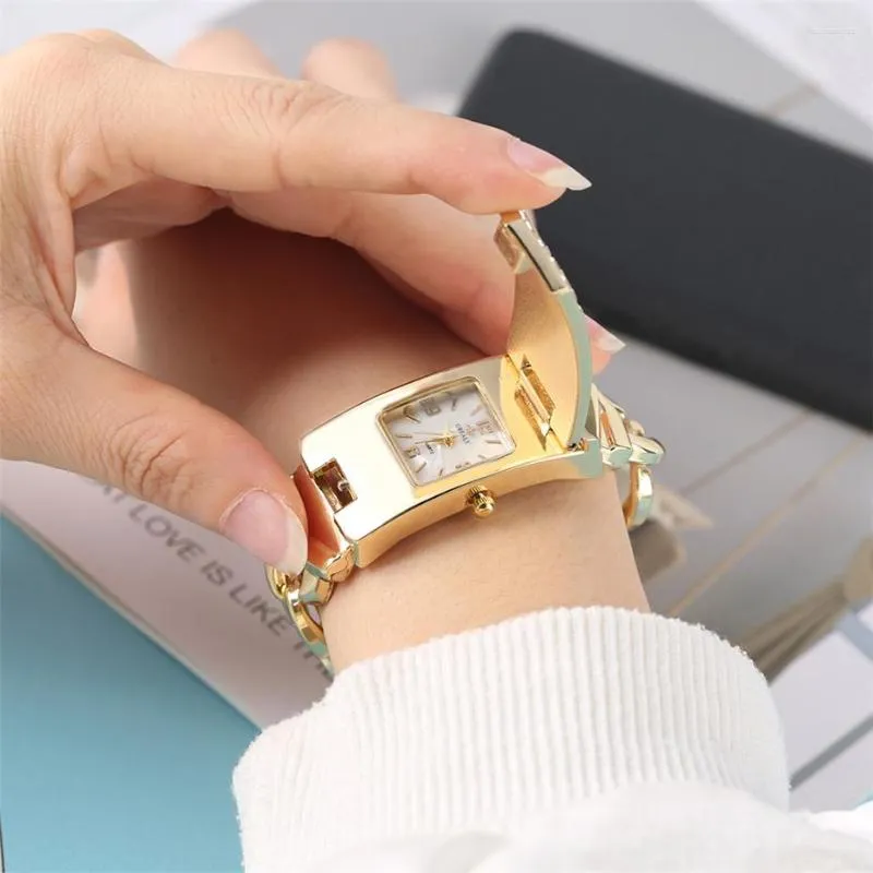 Wristwatches Luxury Rhinestones Display Flip Cover Design Lady Bracelet Watches Elegant Women's Wrist Watch Female Bangle Clock Quartz Gifts