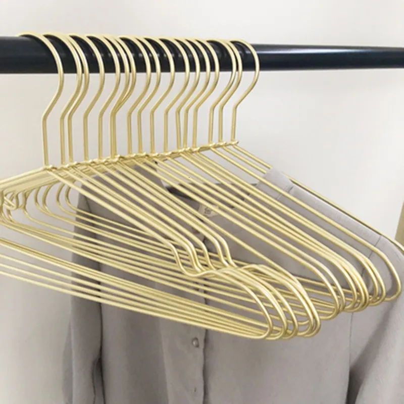 Hangers Racks 10 pièces vêtements robuste en métal solide antidérapant vêtements cintre pour chambre or argent armoire rangement organisateur 230830