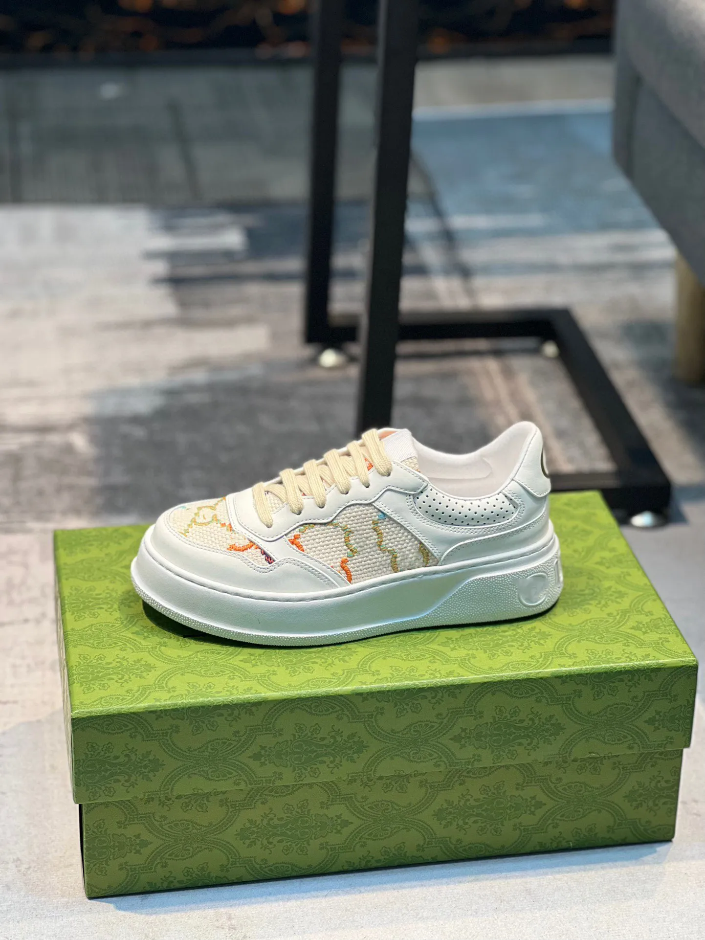 Buy Gola womens Indiana sneakers in off white/baltic online at gola.