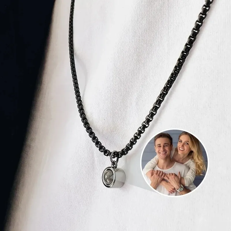 Personalized Projection Disc Pendant For Men Ideal Memorial Jewelry For Dad Boyfriend Custom Anniversary Father Family Christmas Gift 230831 From Ping05 31.49 DHgate.Com