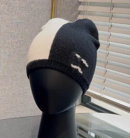 Gorro de lã de malha feminino mesmo estilo ao ar livre manter quente gorro atacado outono e inverno novo