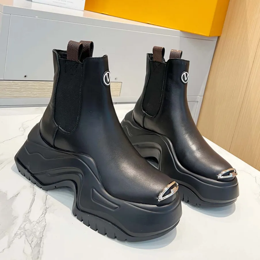 Leather ankle clearance trainers