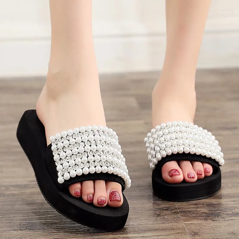 Hausschuhe Perle Perlen Plattform Frauen Bling Kristall Flip-Flops Mädchen Schönheit Sommer Strand Rutschen Schuhe Keile Alias 42NS116