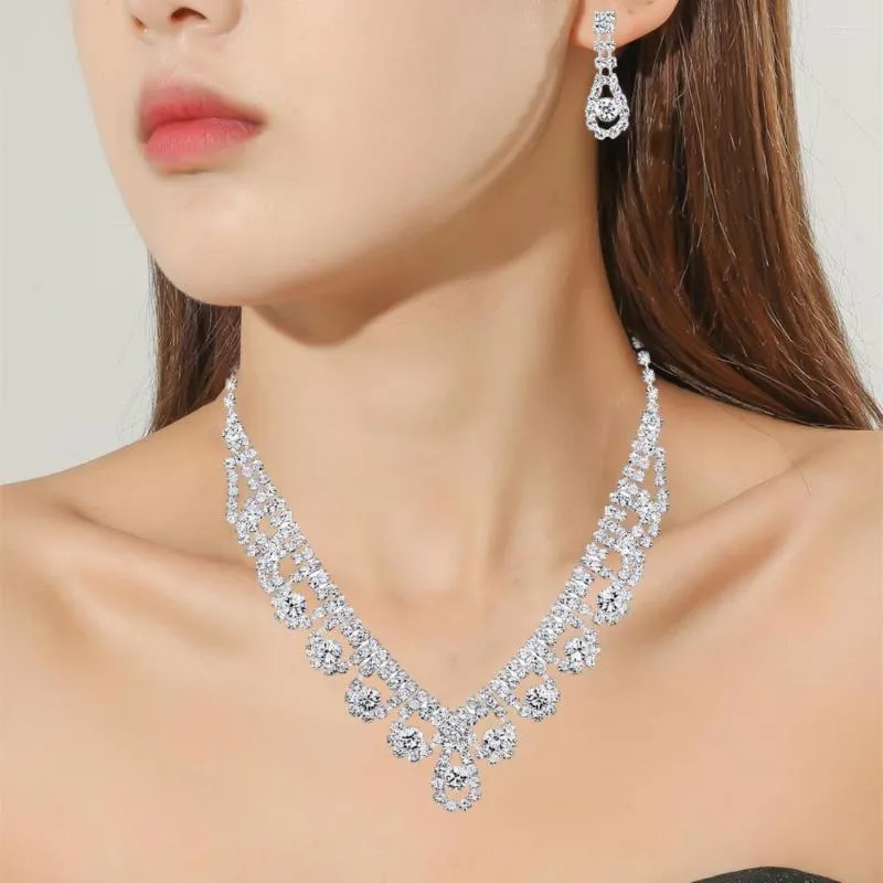 Ensemble de boucles d'oreilles et collier en strass, décor creux de luxe, pendentif d'oreille, fête de bal, suspendu