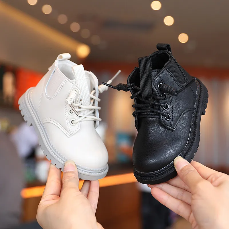Baby shoes with clearance zipper