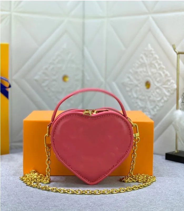 Borsa a tracolla di design Borsa a tracolla Mini Love bag Manico con cinturino alla moda in morbida pelle ricamata di lusso Borsa da donna in pelle rete rossa con lo stesso consigliato