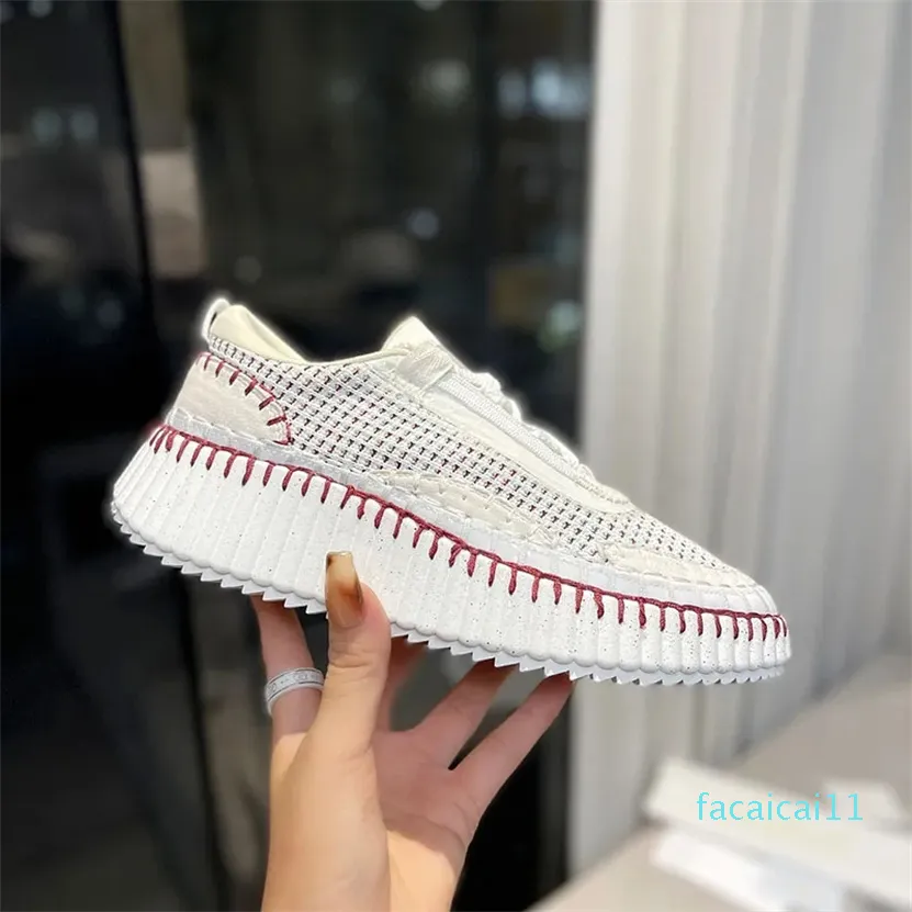 Designer Classic Sneakers Flat Heels Point Toe Cap Lightweight Rubber Sole Women's Designers Fashion Fashion Traveling