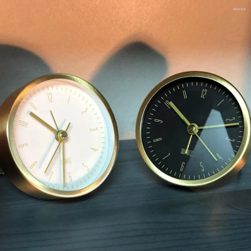 Zegary stołowe małe metalowe zegar europejski dekoracja domowego Dekoracja nocna biurko alarmowe zegarek vintage retro dla dzieci sypialnia
