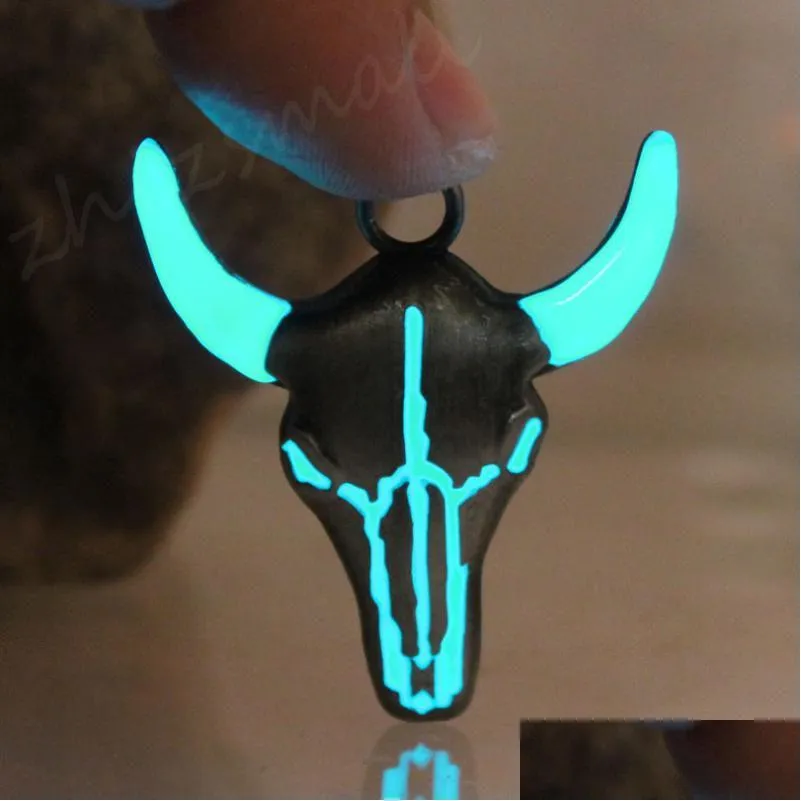 Keychains Lanyards Glowing Bls Head Keychain Horns Pendant Glow In The Dark Bl Ox Horn Pendants Keyring Women Men Boys Girls Gift Ke Dheyn