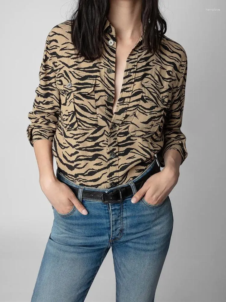 Women's Blouses Women Tiger Stripes Shirt Double Pockets Loose Turn-Down Collar Straight Single Breasted Female Blouse 2023 Autumn