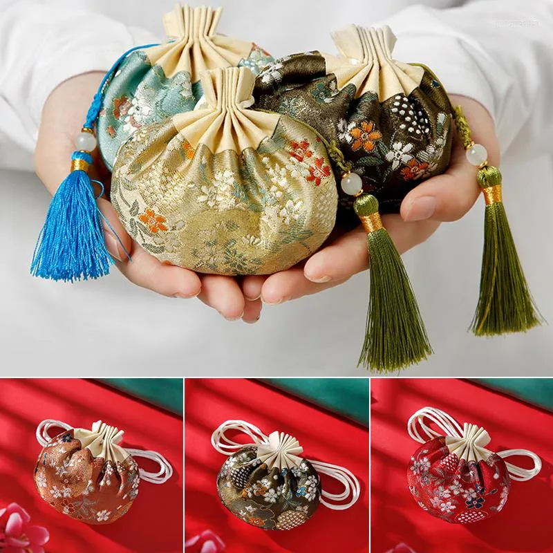 Storage Bags 1PC Interior Decoration Jewelry Embroidery Brocade Temperament Sachet Car Hanging