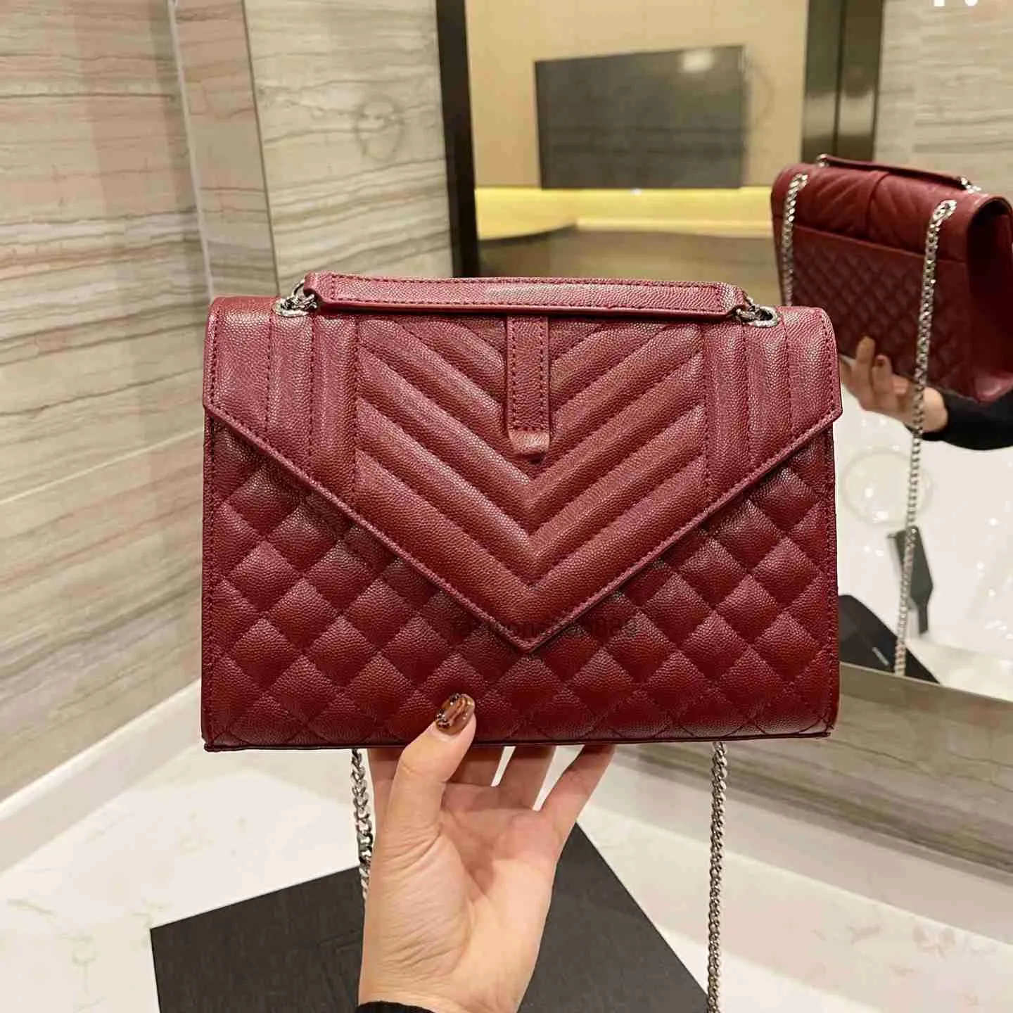 Sacs à bandoulière Sacs à main de créateurs Femmes Totes Cuir de veau noir Caviar Claic Diamond Sac à chaîne matelassé Double rabat en cuir moyen Cross Body Manhattan qualité supérieure 23SS