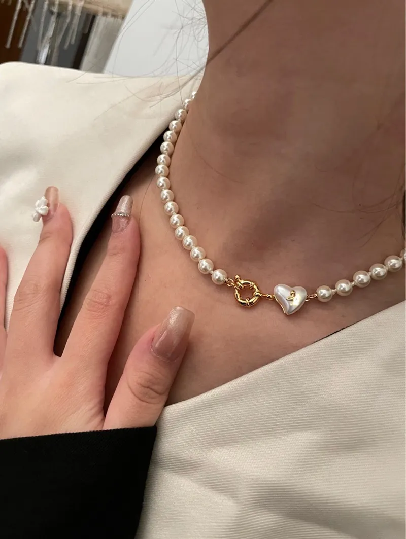 土星ハートネックレスパールチョーカーネックレスデザイナー女性 土星ハートネックレスパールチョーカーネックレスデザイナー女性