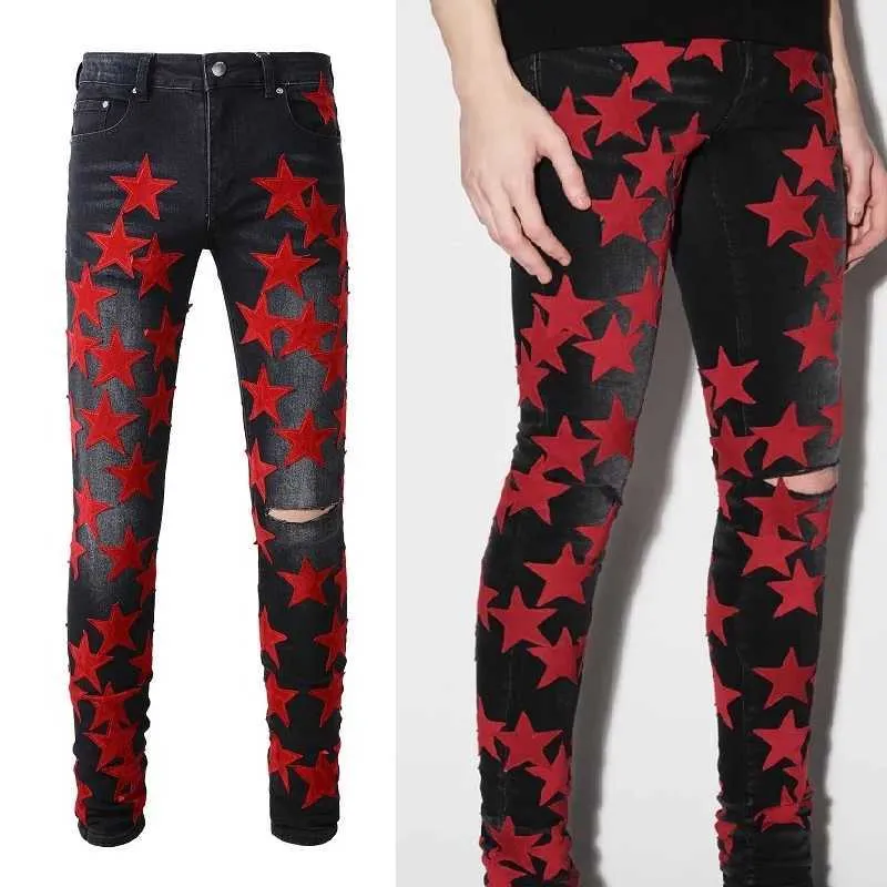 Jeans pour hommes Nouveau 2023 AM Ripped Red Flanel Star Patched Cuir High Street pour hommes Personnalité Stretch Slim Denim Pantalon Y2303