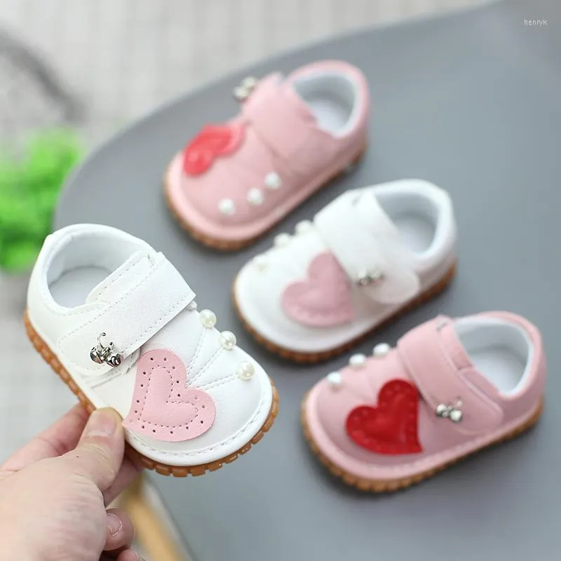 Pierwsze Walkers wkładka 11,5-13,5 cm 2023 Cute Heart Girl Baby Princess Buty Miękki dno małego malucha