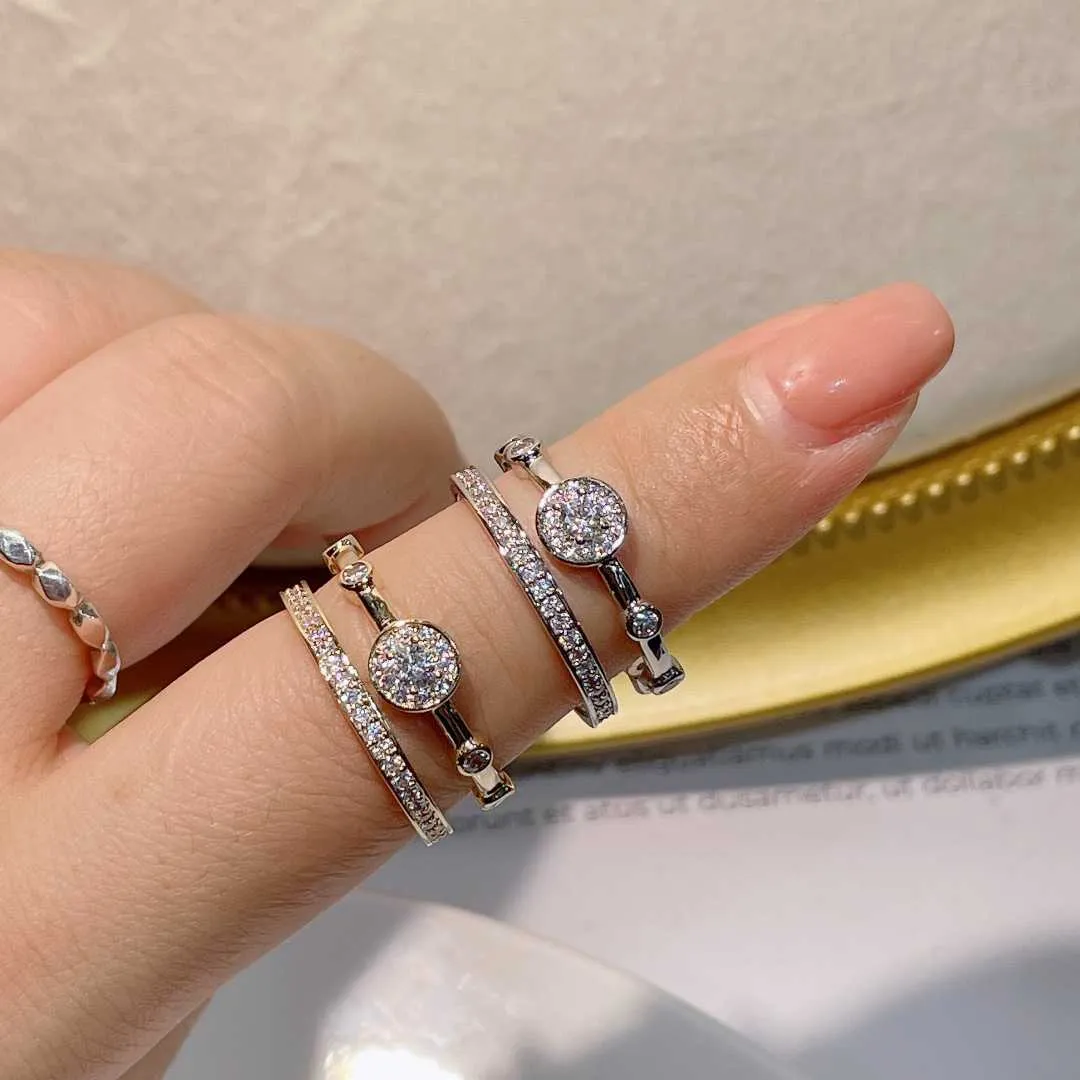 Cluster Rings Luxury Elegant Brasile Anelli impilabili iniziali per le donne Wedding AAA CZ Finger Adjust Round Ring Beach Jewelry j2130 G230228