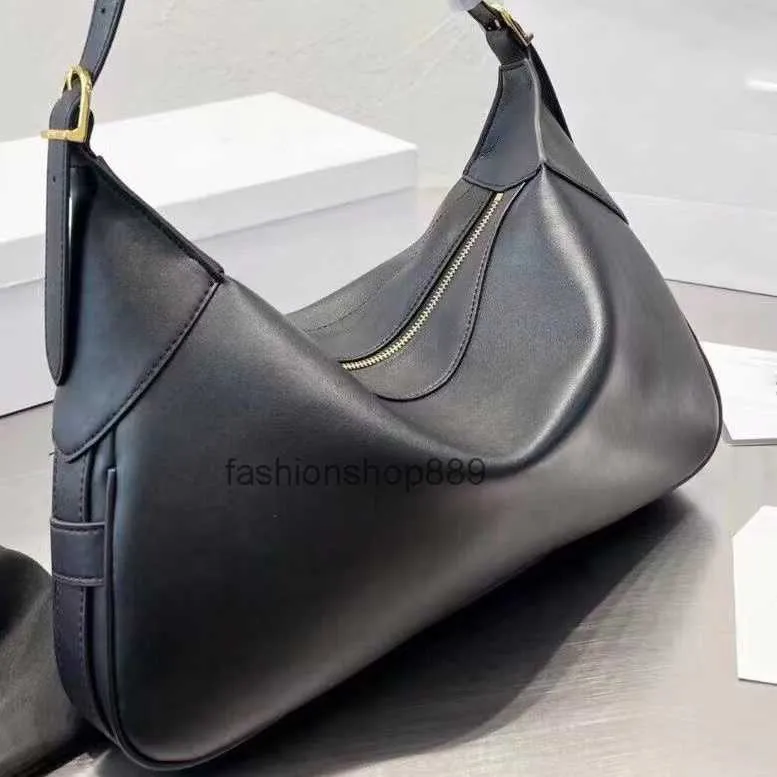 Vücut Çapraz çanta Kadın Tasarımcı Lüks Omuz çantası Çanta Bayan çantası Büyük tote Moda Claic konik uçlu Deri çanta Kalp şeklinde en kaliteli 2023