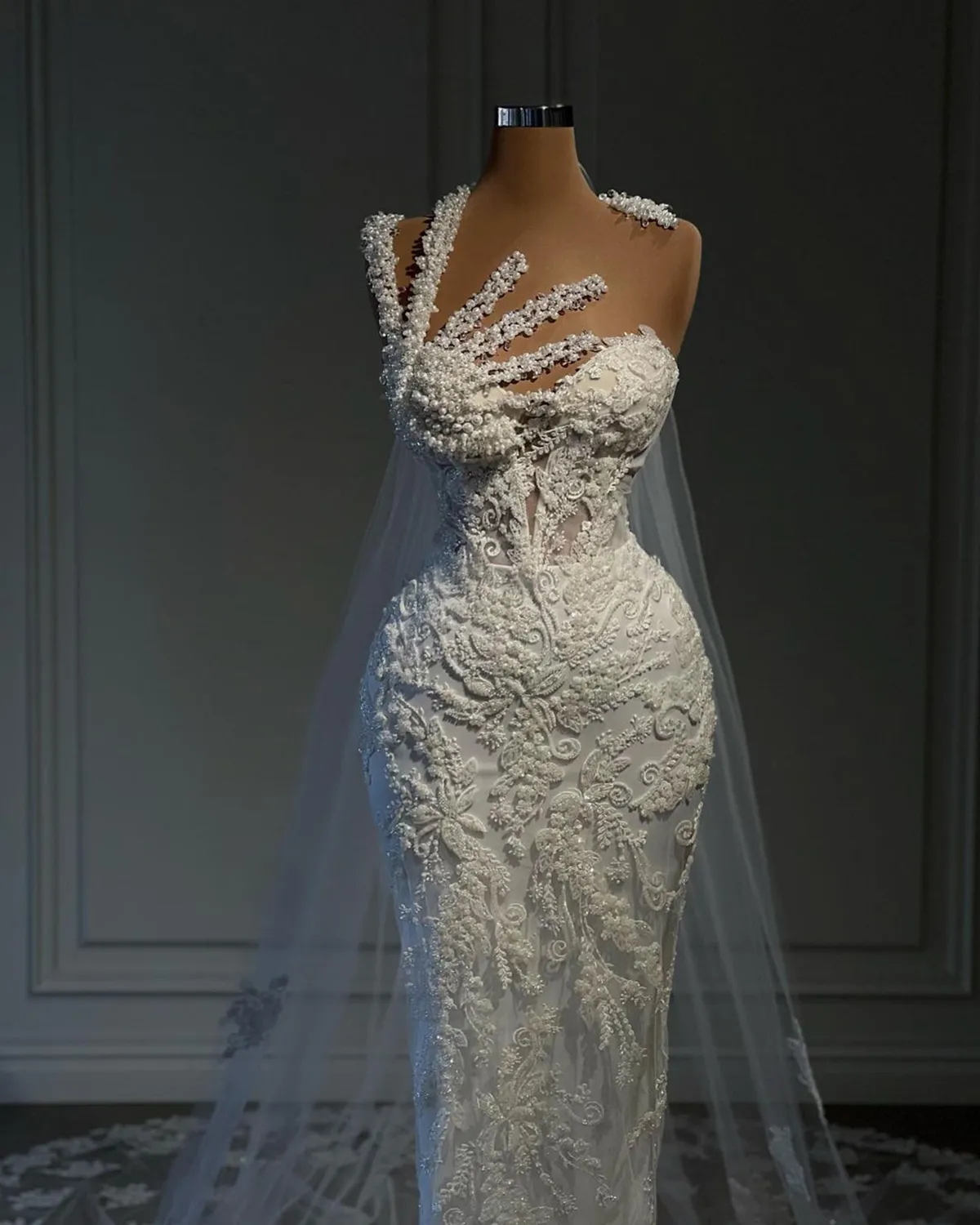 Glamorous Mermaid Wedding Dresses Art Deco-inspired Neck Pearls High Waist Applicants Backless Floor Length Custom Made Plus Size Vestidos De Novia