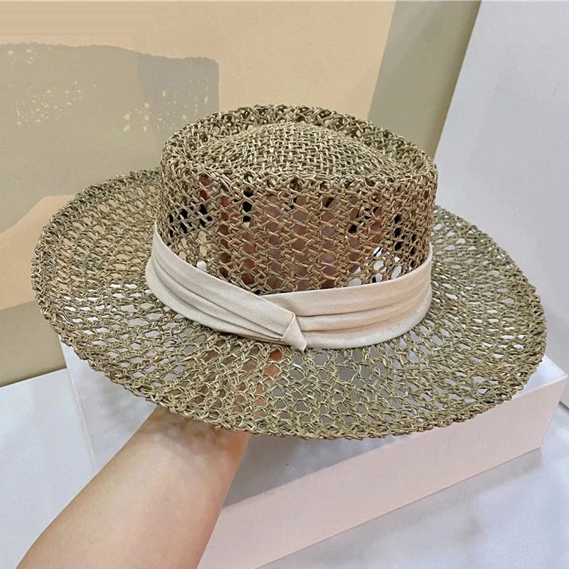 Nya naturliga gräs Strawhattar för kvinnor sommar Flat Brim Beach Sun Hats Fashion Hollow Holiday Cap Chapeau Femme