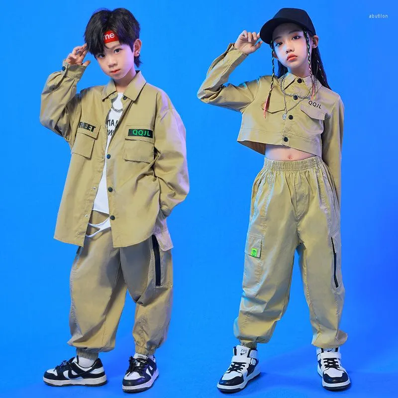 Stage Wear Hip Hop Dance Kostuum Kids Kpop Dessen Girls Lange mouwen Tops Kaki Pants Tieners Boys Street Clothing Fashion BL9111