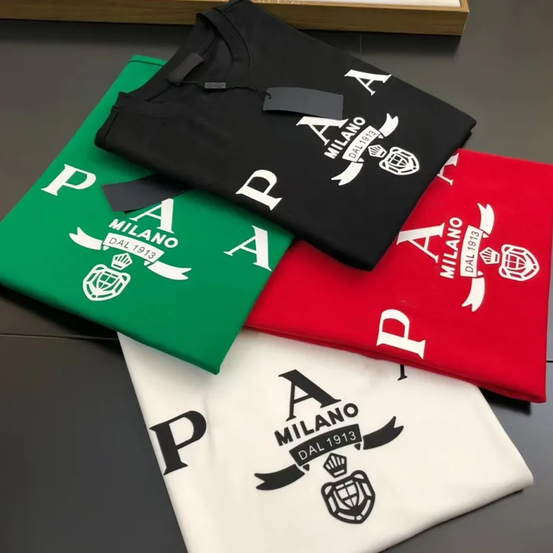 2023 디자이너 Pra Prad Mens T Shirts 고급 소프트 코튼 짧은 슬리브 티셔츠 여름 캐주얼 안락함 남성 의류 의류 티 Tshirts 검은 흰색 녹색 빨간색