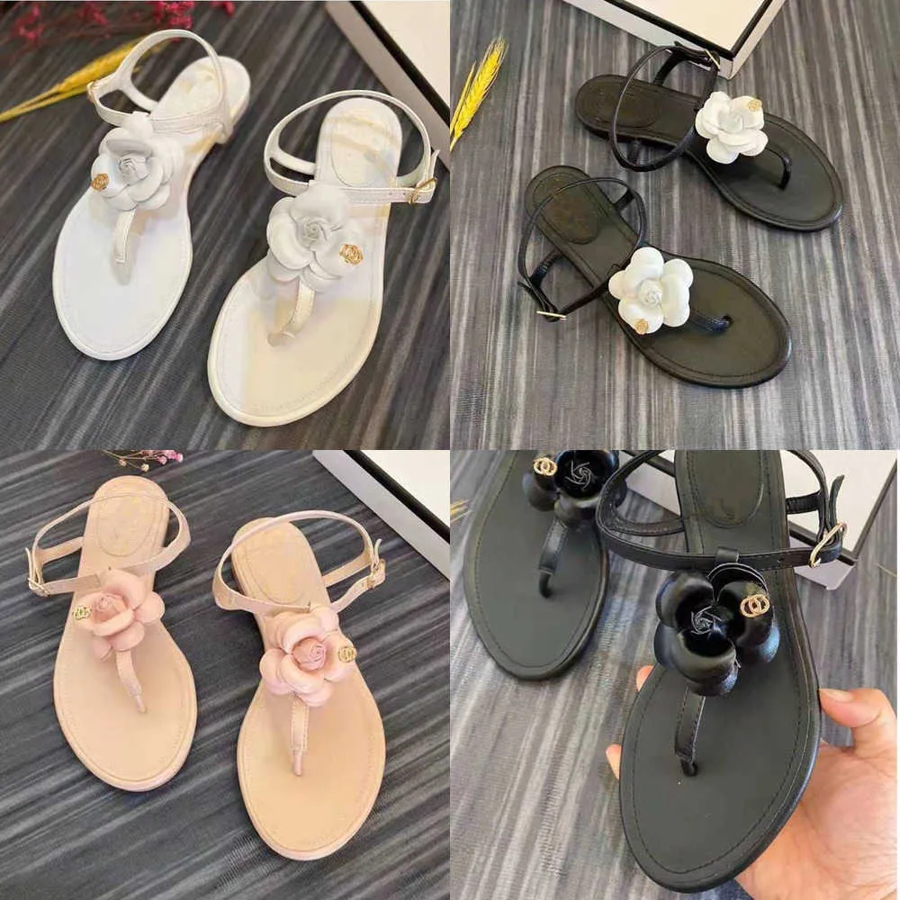 Дизайнерские шлепанцы канала Обувь Летом новая камелия двойной плоский носок с шлепанцами сандалии женские