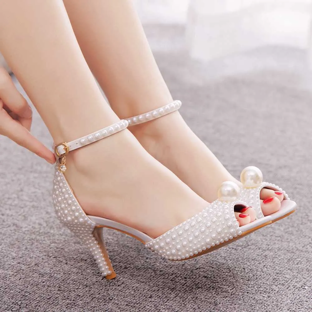 Kristal kraliçe beyaz inci sandalet kadınlar açık ayak parmağı yüksek topuklu lüks lüks düğün ayakkabı ziyafet elbisesi stilettol230301