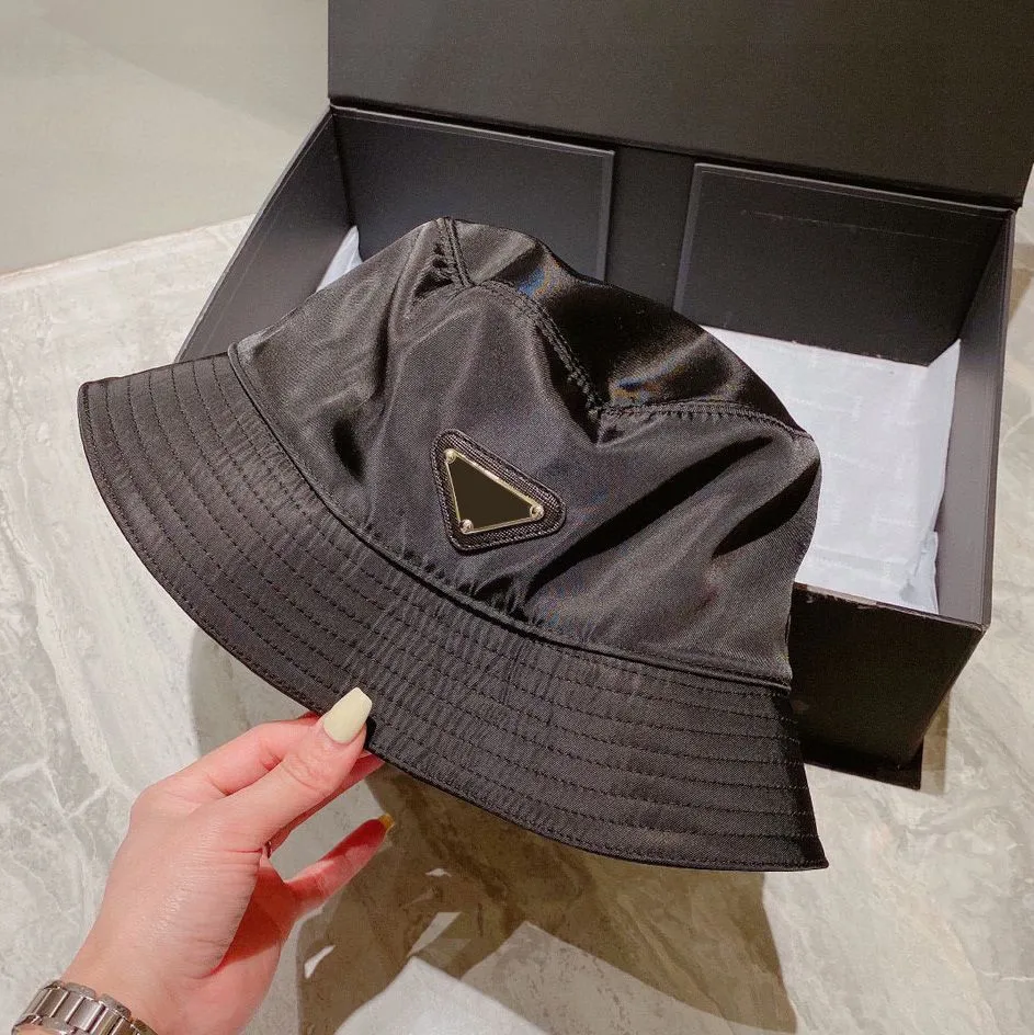 bucket hat sunshade men and women Elegant charm fashion trend Good materials Casual four Seasons gift summer hat very good