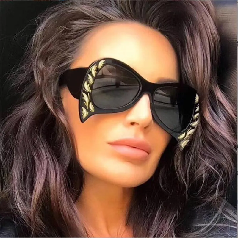 Sunglasses 2023 Plastic Glasses Wholesale Trendy Bat For Women Big Frame Of Punk Personality Decorates Outdoor SunshadeSunglasses