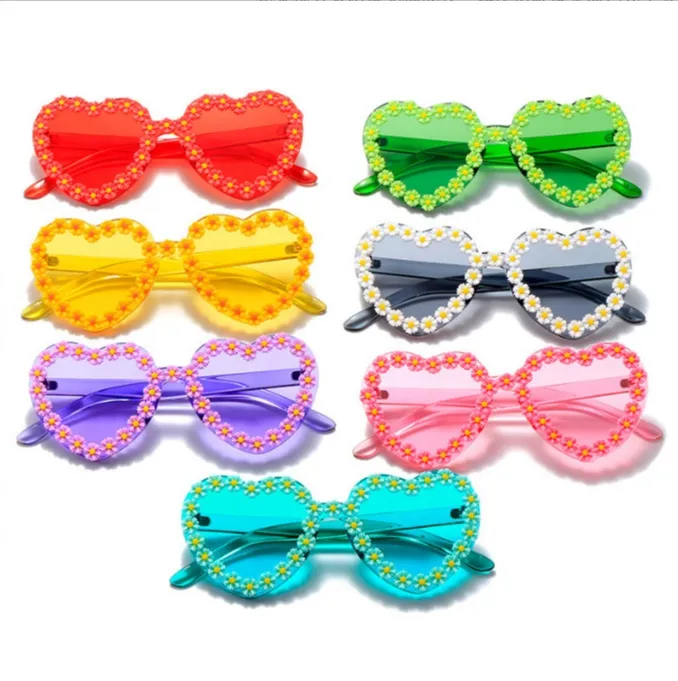 Lunettes de soleil coeur d'amour fleurs diamantées lunettes de soleil couleur gelée monture sans monture lunettes éblouissante teinte colorée lentille claire lunettes