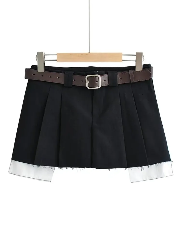 pleated skirt with garter belt Pink Grommet Suspender Pleated Skirt main image 1