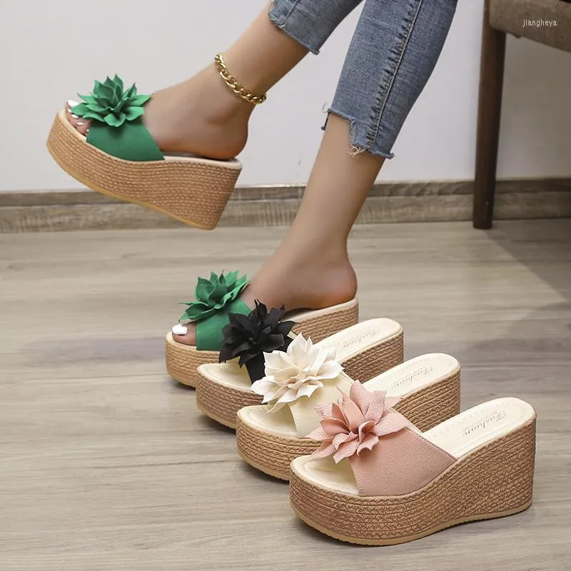 Hausschuhe Frauen Keil Sommer Strand Plattform Schuhe Blume Peep Toe Weibliche Sandalen Dicke Sohle Damen Rutschen Große Größe 41 42 43