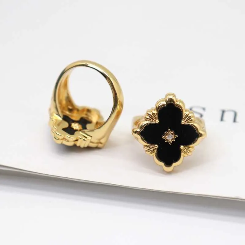 Pierścienie klastra klasyczne koło szkliwa Emalia biała czarna koniczyna pierścionki dla kobiet złoto kolorowy pierścień hurtowa luksusowa marka biżuteria g230228