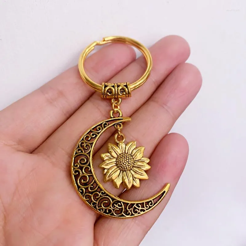 Keychains Golden Sunflower Hollow Moon Jewelry Keychain Wedding Banquet Festival Gifts Men And Women Daily