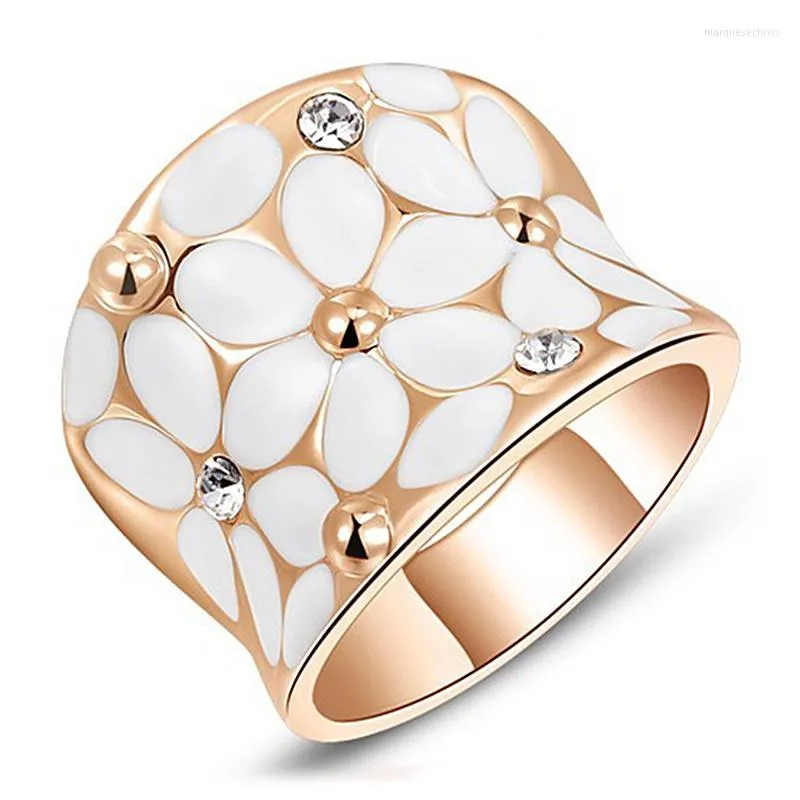 Bröllopsringar Klassiskt engagemang stort för kvinnor Rose Gold Color Cz Stones White Flower Ring Female Smycken Trend 2023