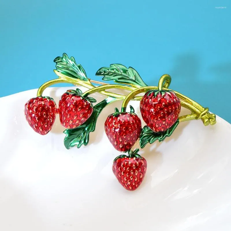 Broches émail fraise pour femme couleur rouge broche plante Design mignon bijoux de haute qualité