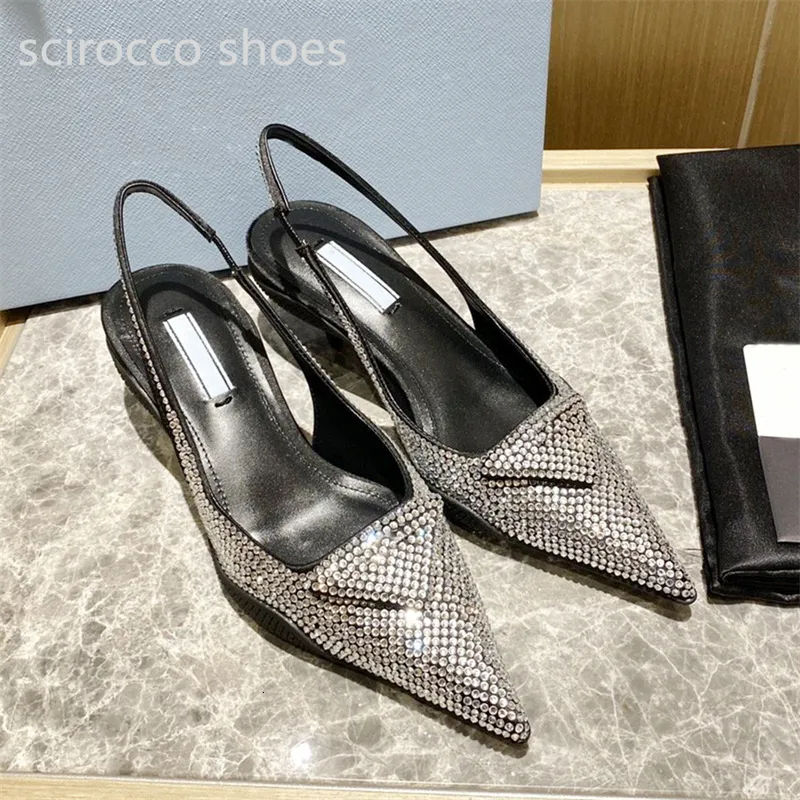 Sandali di alta qualità Moda Donna Full Diamond Designer Pompe Scarpe Lady Punta a punta Tacco gattino Elegante nero Slingback 230302