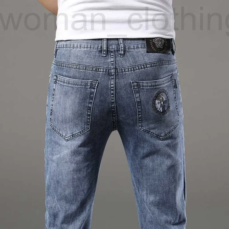 Diseñador de jeans masculinos Primavera y verano Pantalones de mezclilla heterosexuales bordados para hombres Pantalones casuales de lujo europeo Zaak