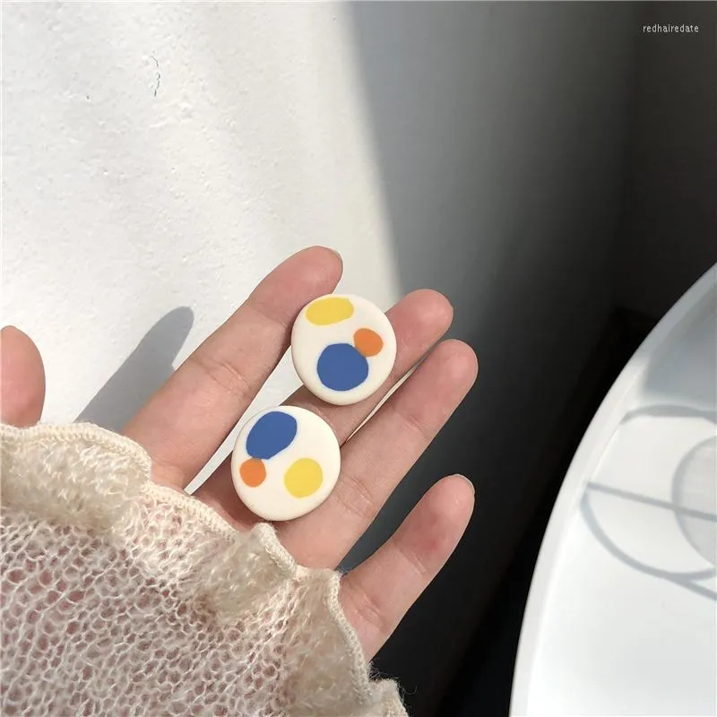 Sırtlar Küpe Koreli Sevimli Kontrast Renkli Yağlı Boya Palet Klip Retro Beyaz Reçine Yuvarlak Disk Delen Kulaklar