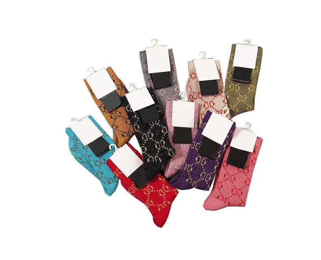Fritidstrumpor med fashionabla brevmönster i 10 färger kvinnor medium strumpor.